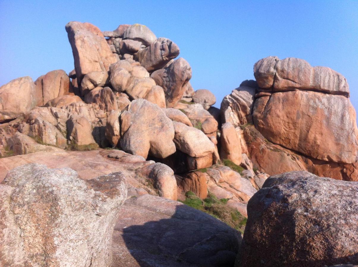 Trestraou, Cote De Granit Rose, Studio Vue Mer, Rez-de-chaussee Hébergement de vacances Perros-Guirec